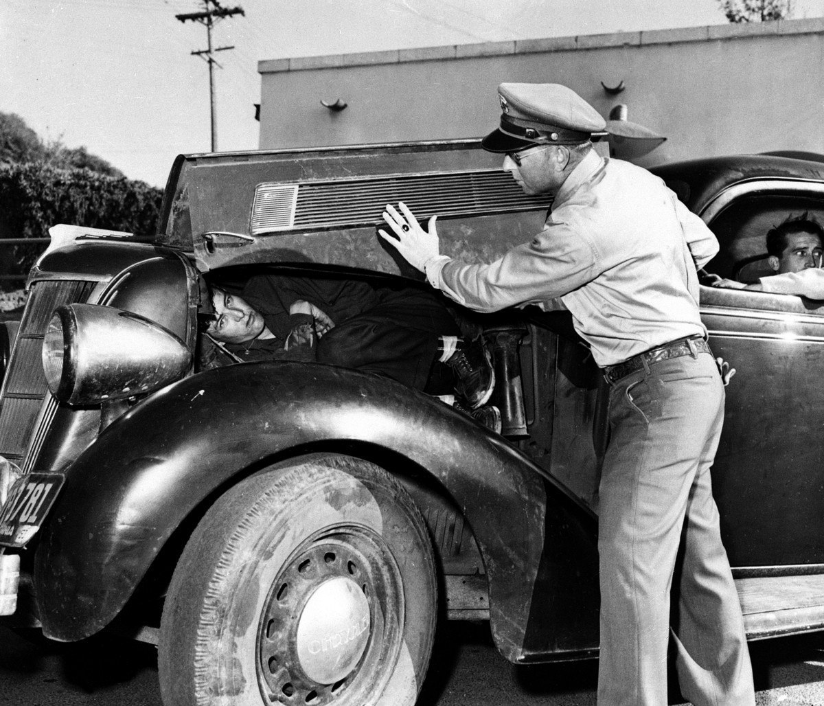 1954 чей. Фелипе Рамирез-Перез. 1954 Америка. Америка 1954 год. Автомеханик исторические кадры.